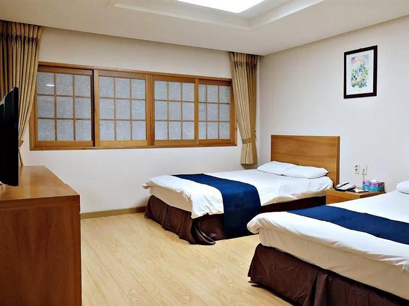 Jeju Parkside Tourist Hotel Exterior foto