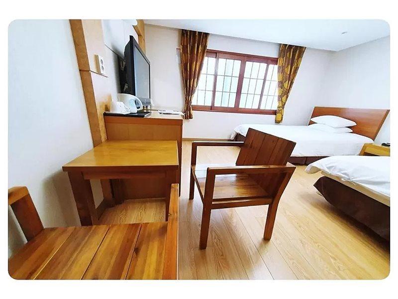 Jeju Parkside Tourist Hotel Exterior foto