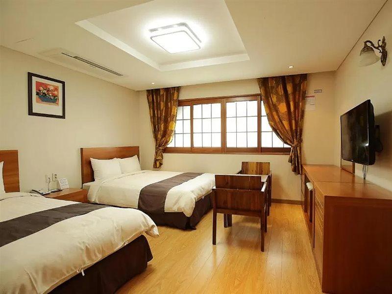 Jeju Parkside Tourist Hotel Exterior foto